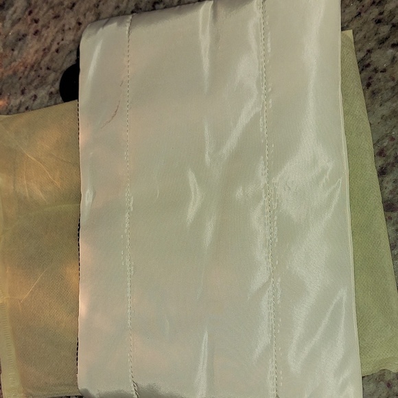 Chanel Beauty White Makeup Bag Pouch Clutch Cosmetic Case - Picture 5 of 8